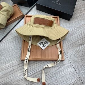 Authentic Loewe Logo Patch Bucket Hat Beige Canvas with Chin Strap NWT